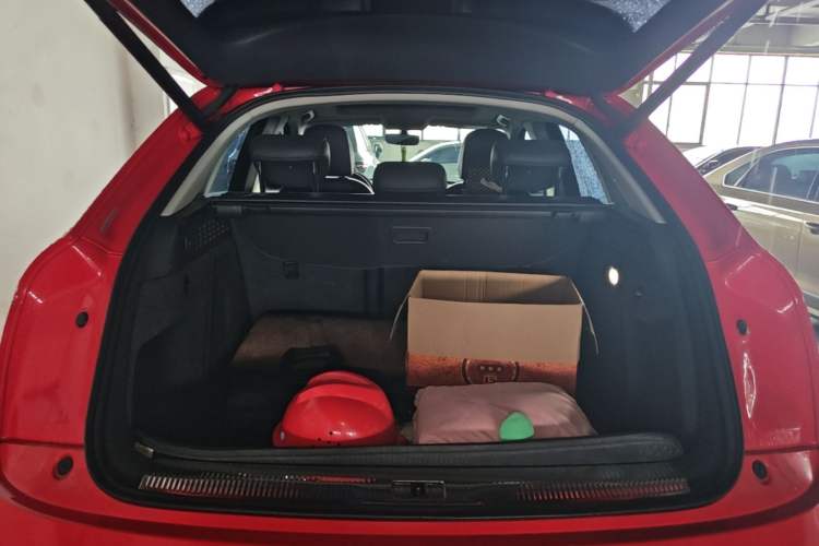 Used Audi Q3 2017 30 TFSI Fashion Model Trunk