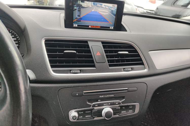 Used Audi Q3 2017 30 TFSI Fashion Model Audio And AC Panel