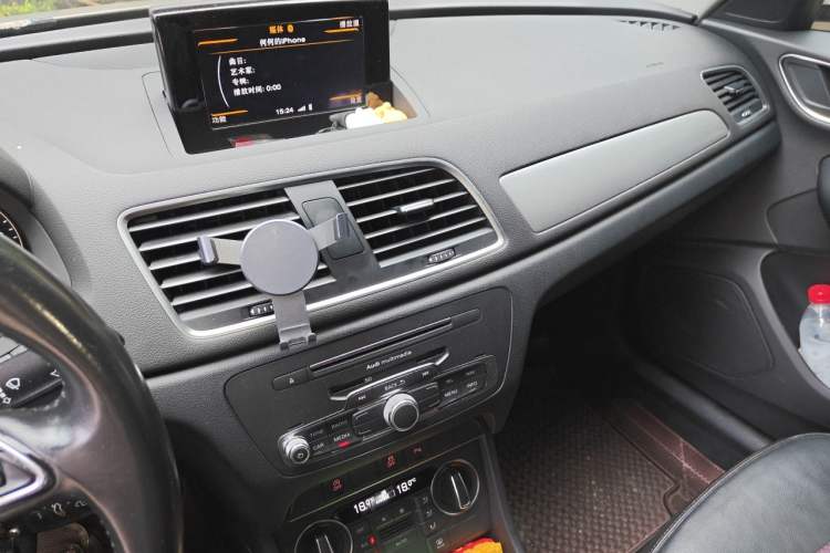 Used Audi Q3 2017 30 TFSI Fashion Model Audio And AC Panel