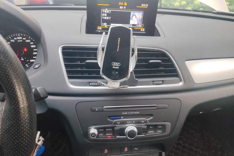 Used Audi Q3 2017 35 TFSI Fashion Model Audio And AC Panel