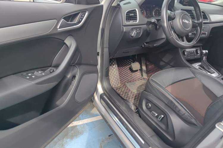 Used Audi Q3 2017 30 TFSI Fashion Model Driver Seat
