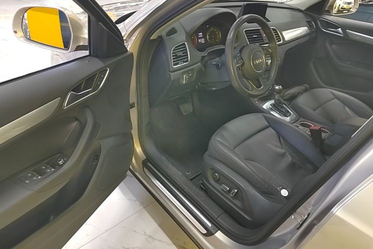 Used Audi Q3 2017 35 TFSI Style Edition Driver Seat