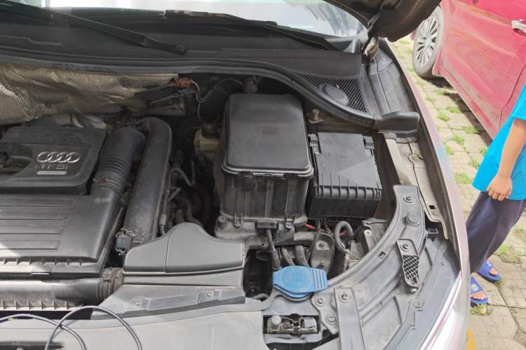 Used Audi Q3 2017 30 TFSI Fashion Model Engine Bay Left