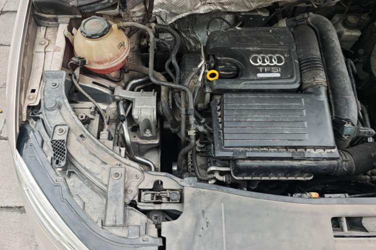 Used Audi Q3 2017 30 TFSI Fashion Model Engine Bay Right