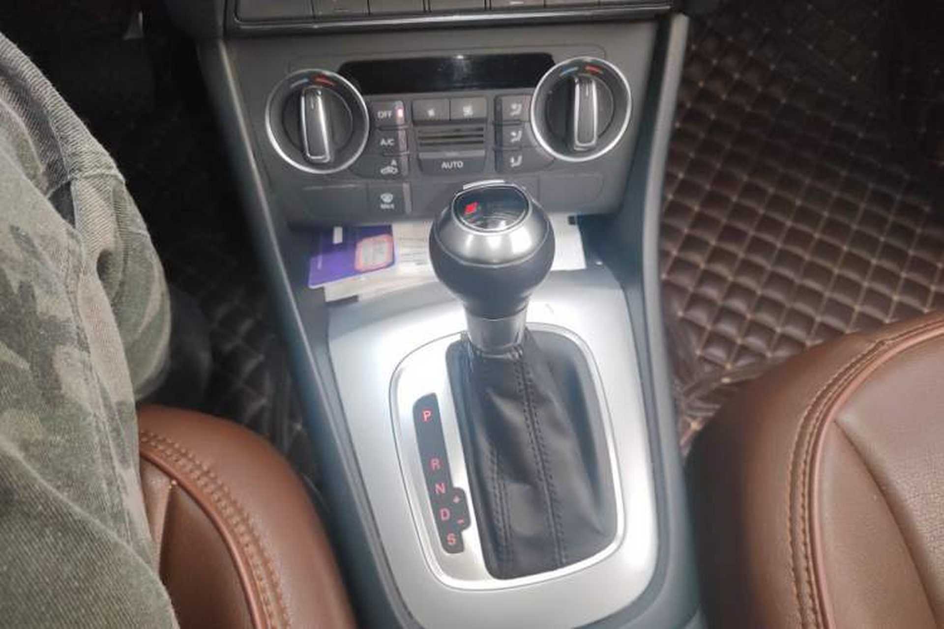 Used Audi Q3 2017 35 TFSI Fashion Model Gear Lever