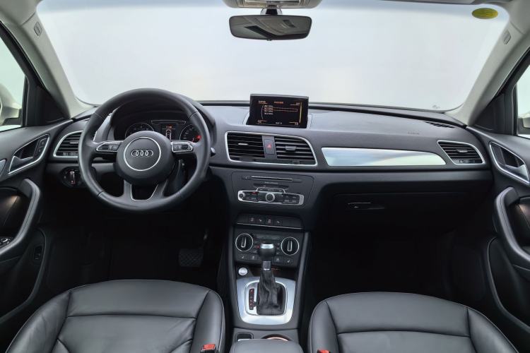 Used Audi Q3 2017 35 TFSI Style Edition Interior 1