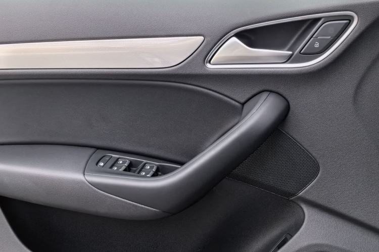 Used Audi Q3 2017 35 TFSI Style Edition Interior 7