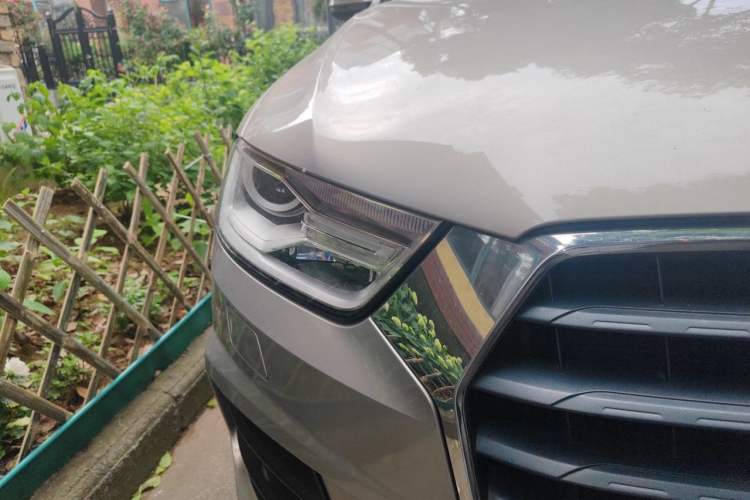 Used Audi Q3 2017 35 TFSI Fashion Model Right Front Headlight