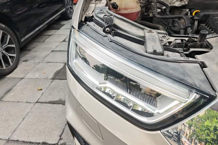 Used Audi Q3 2017 30 TFSI Fashion Model Right Front Headlight