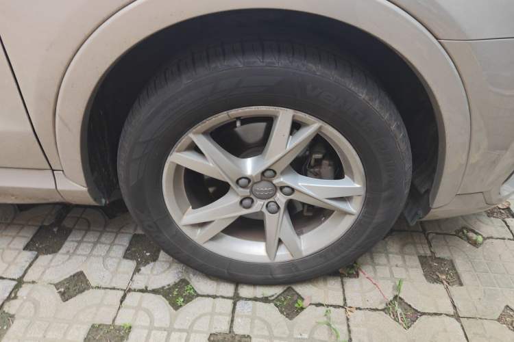 Used Audi Q3 2017 30 TFSI Fashion Model Right Front Wheel Hub