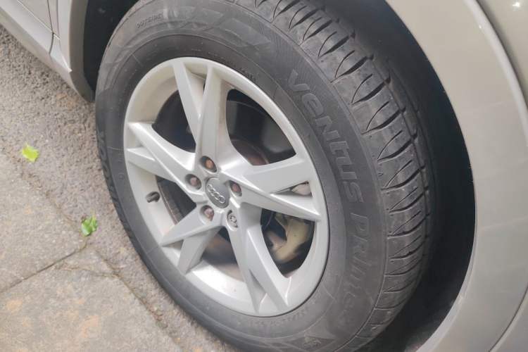 Used Audi Q3 2017 35 TFSI Fashion Model Right Front Wheel Hub