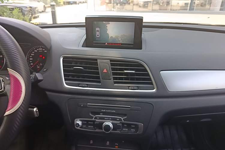 Used Audi Q3 2017 35 TFSI Fashion Model Audio And AC Panel