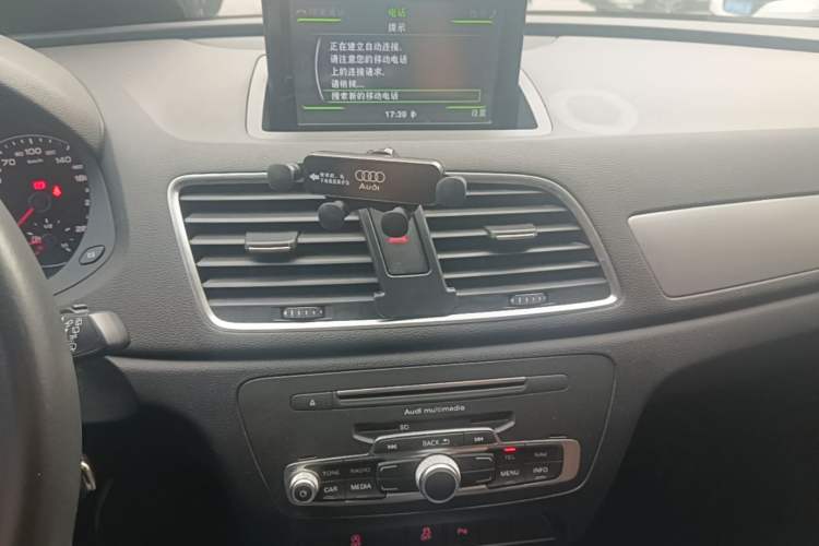 Used Audi Q3 2017 30 TFSI Fashion Model Audio And AC Panel