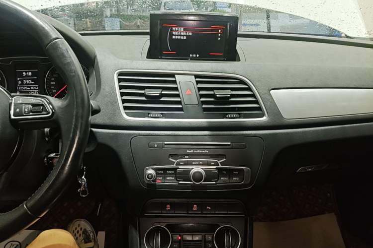 Used Audi Q3 2017 30 TFSI Fashion Model Audio And AC Panel