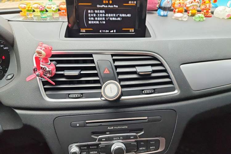 Used Audi Q3 2017 30 TFSI Fashion Model Audio And AC Panel