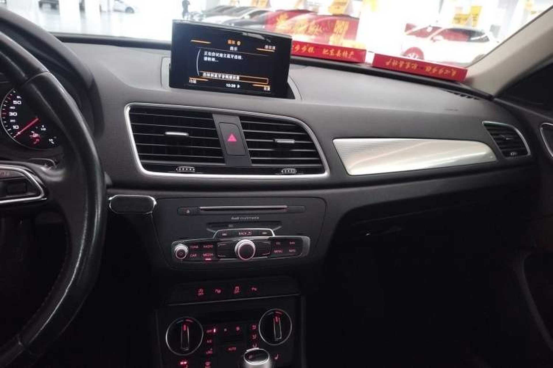 Used Audi Q3 2017 35 TFSI Style Edition Audio And AC Panel