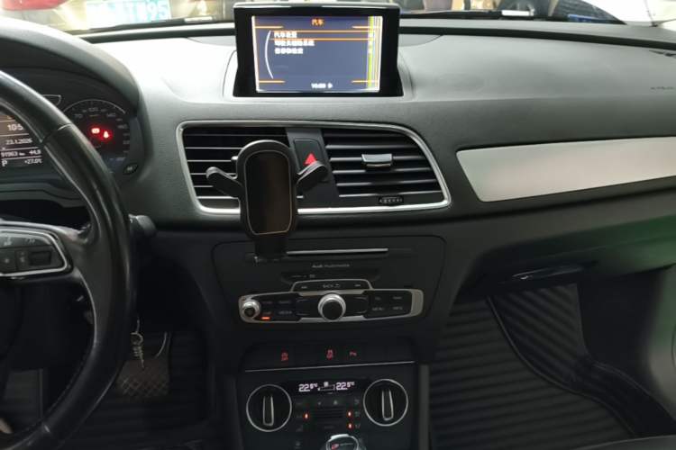 Used Audi Q3 2017 30 TFSI Fashion Model Audio And AC Panel