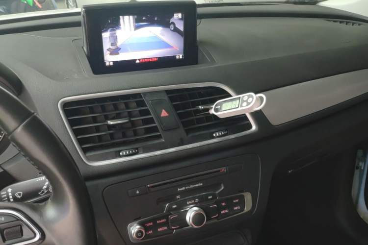 Used Audi Q3 2017 35 TFSI Fashion Model Audio And AC Panel