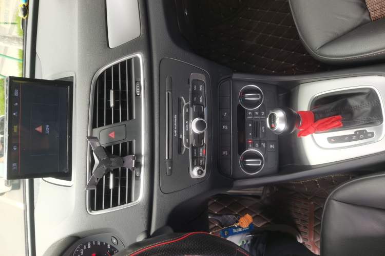 Used Audi Q3 2017 30 TFSI Fashion Model Audio And AC Panel