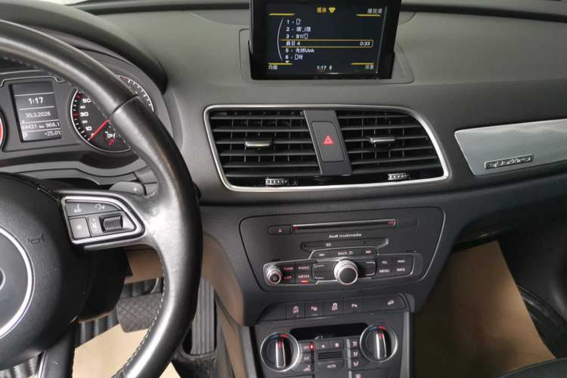 Used Audi Q3 2017 35 TFSI quattro all-wheel drive fashion model Audio And AC Panel