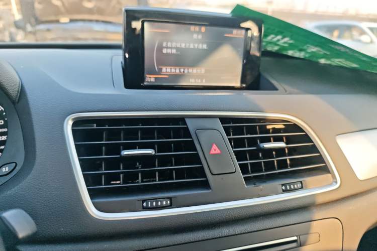Used Audi Q3 2017 30 TFSI Fashion Model Audio And AC Panel