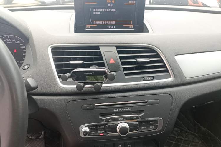 Used Audi Q3 2017 35 TFSI Fashion Model Audio And AC Panel