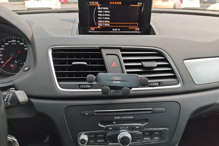 Used Audi Q3 2017 35 TFSI Fashion Model Audio And AC Panel