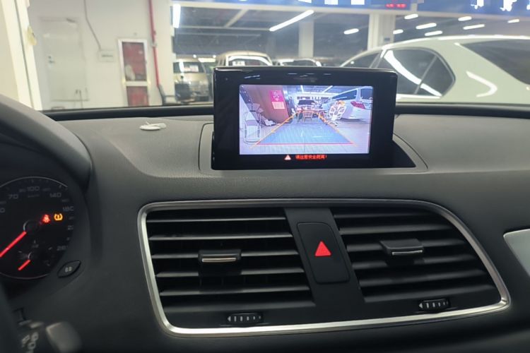 Used Audi Q3 2017 35 TFSI Fashion Model Audio And AC Panel