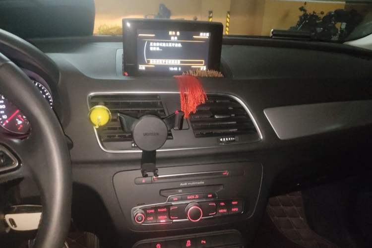 Used Audi Q3 2017 30 TFSI Fashion Model Audio And AC Panel