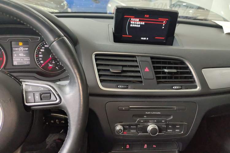 Used Audi Q3 2017 35 TFSI Fashion Model Audio And AC Panel