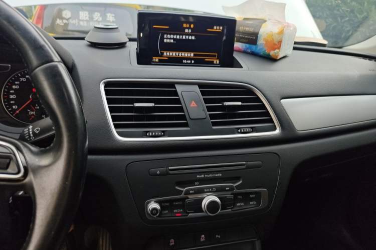 Used Audi Q3 2017 35 TFSI Fashion Model Audio And AC Panel