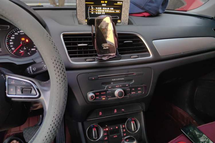Used Audi Q3 2017 35 TFSI Fashion Model Audio And AC Panel