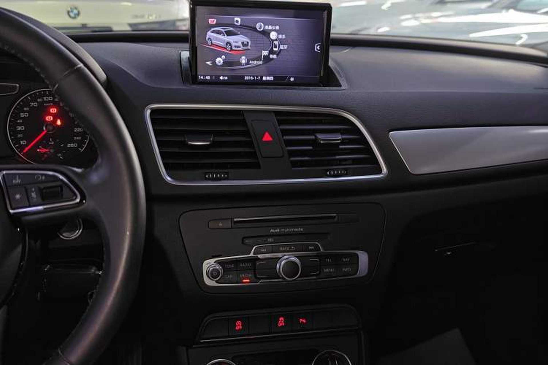 Used Audi Q3 2017 30 TFSI Fashion Model Audio And AC Panel