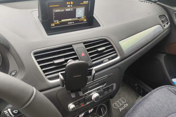 Used Audi Q3 2017 35 TFSI Style Edition Audio And AC Panel