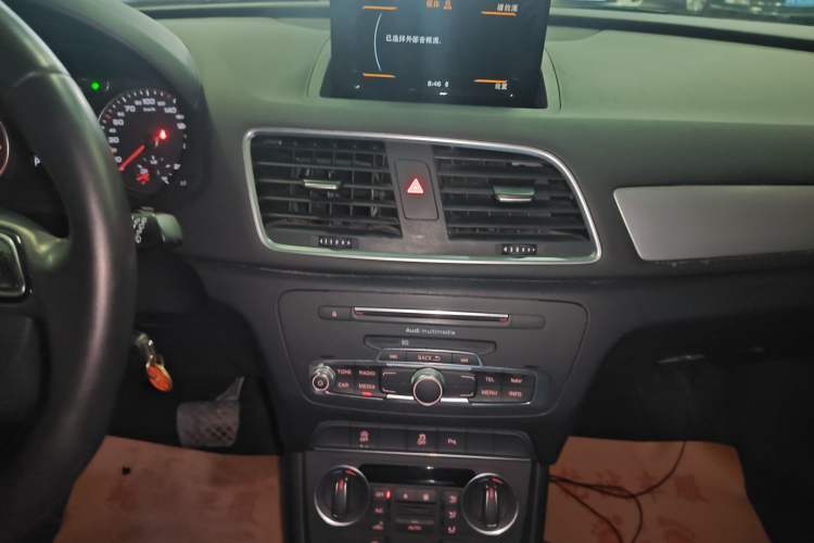 Used Audi Q3 2017 35 TFSI Fashion Model Audio And AC Panel