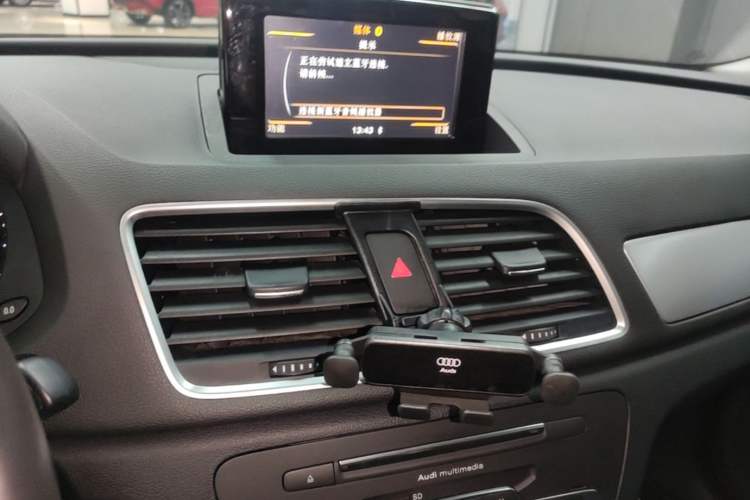 Used Audi Q3 2017 30 TFSI Fashion Model Audio And AC Panel