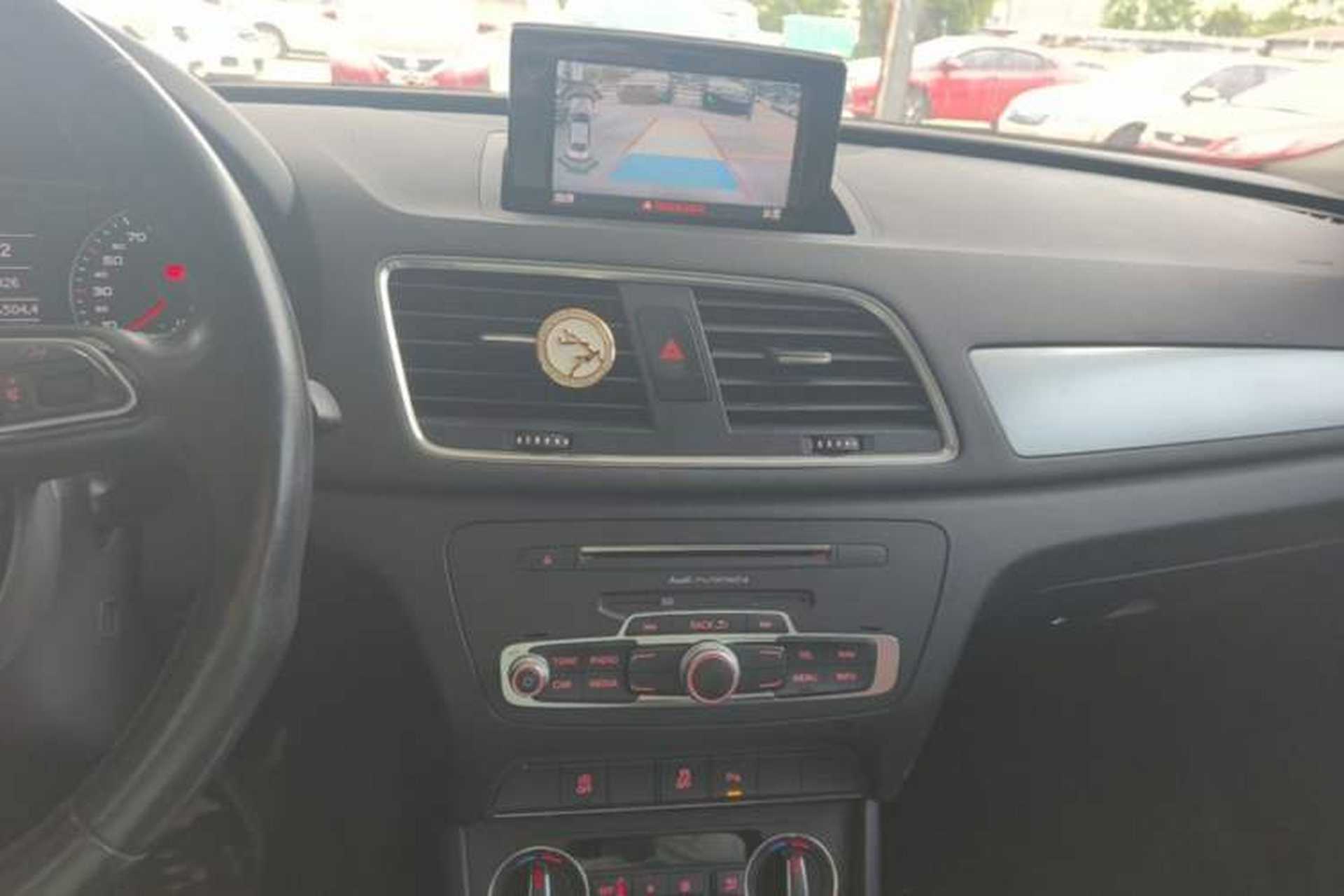 Used Audi Q3 2017 30 TFSI Fashion Model Audio And AC Panel
