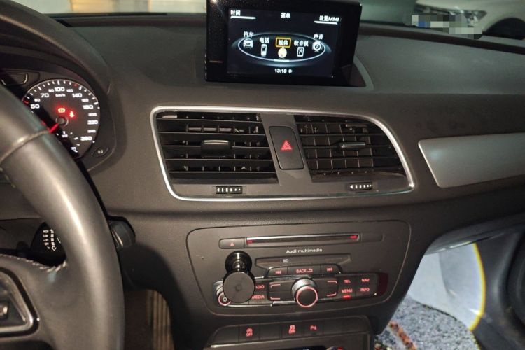Used Audi Q3 2017 30 TFSI Fashion Model Audio And AC Panel