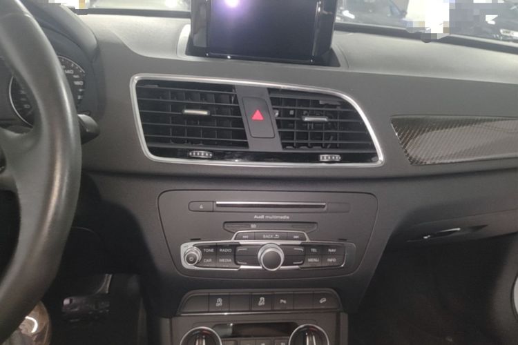 Used Audi Q3 2017 35 TFSI Sport Edition Audio And AC Panel