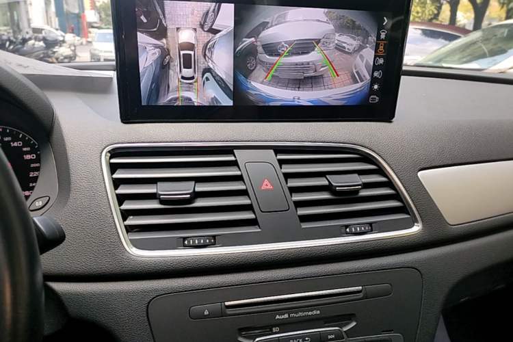 Used Audi Q3 2017 35 TFSI Fashion Model Audio And AC Panel