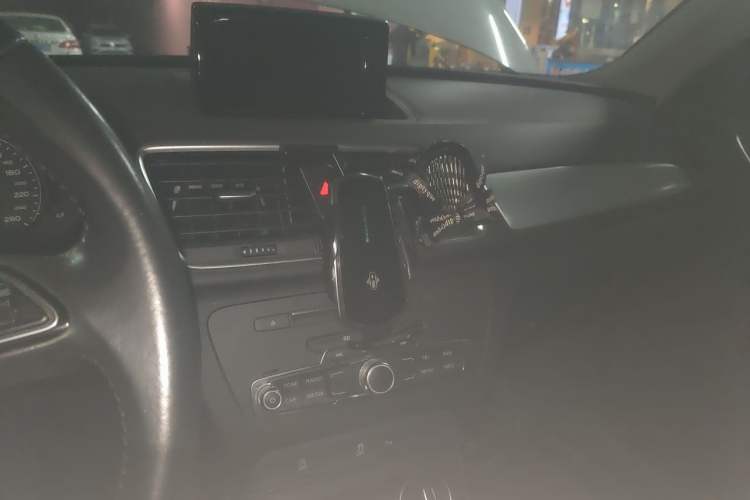 Used Audi Q3 2017 30 TFSI Fashion Model Audio And AC Panel