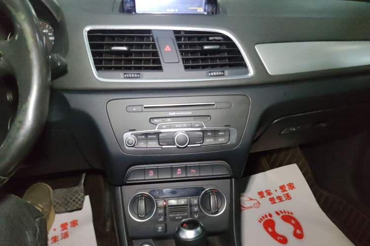 Used Audi Q3 2017 35 TFSI Fashion Model Audio And AC Panel