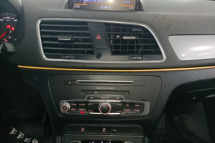 Used Audi Q3 2017 30 TFSI Fashion Model Audio And AC Panel