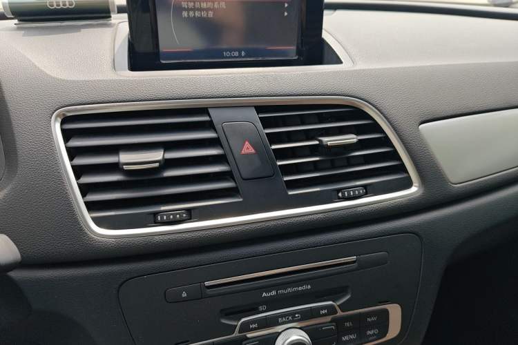 Used Audi Q3 2017 30 TFSI Fashion Model Audio And AC Panel