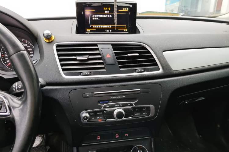 Used Audi Q3 2017 30 TFSI Fashion Model Audio And AC Panel