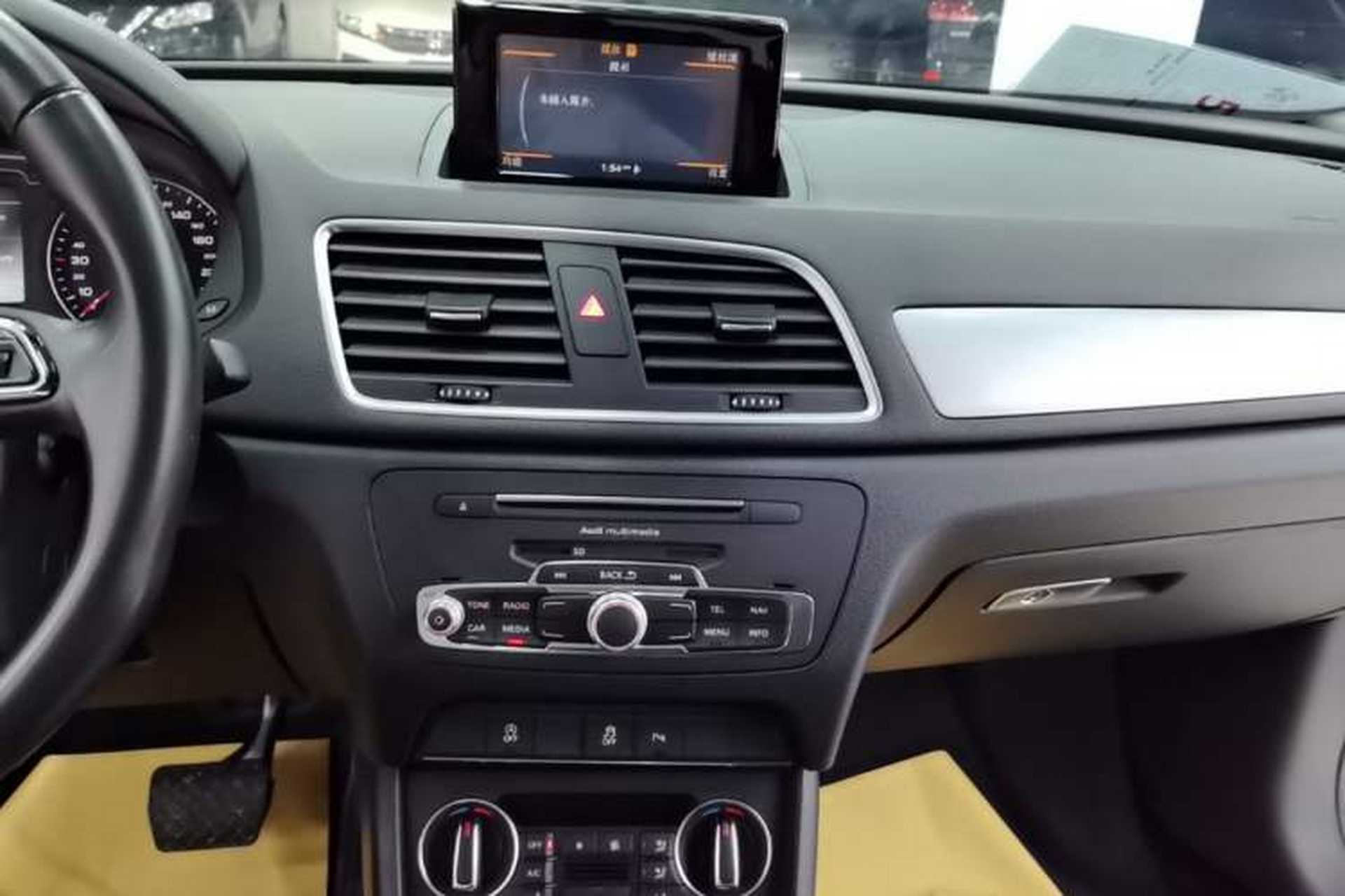 Used Audi Q3 2017 30 TFSI Fashion Model Audio And AC Panel