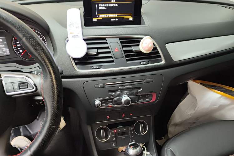 Used Audi Q3 2017 30 TFSI Fashion Model Audio And AC Panel