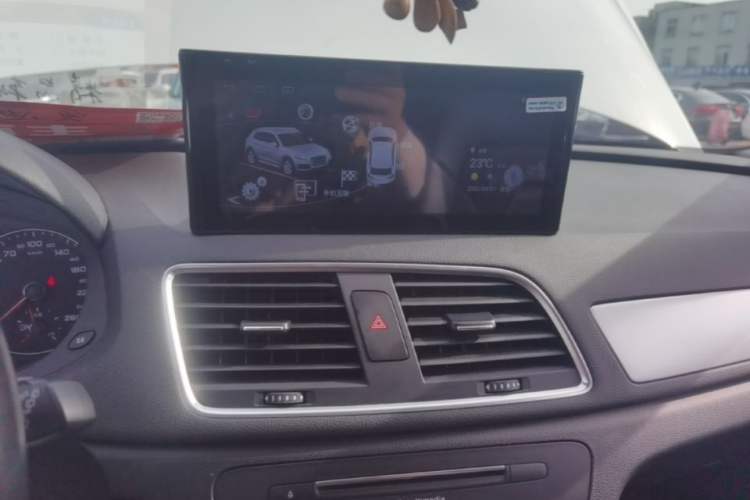 Used Audi Q3 2017 30 TFSI Fashion Model Audio And AC Panel