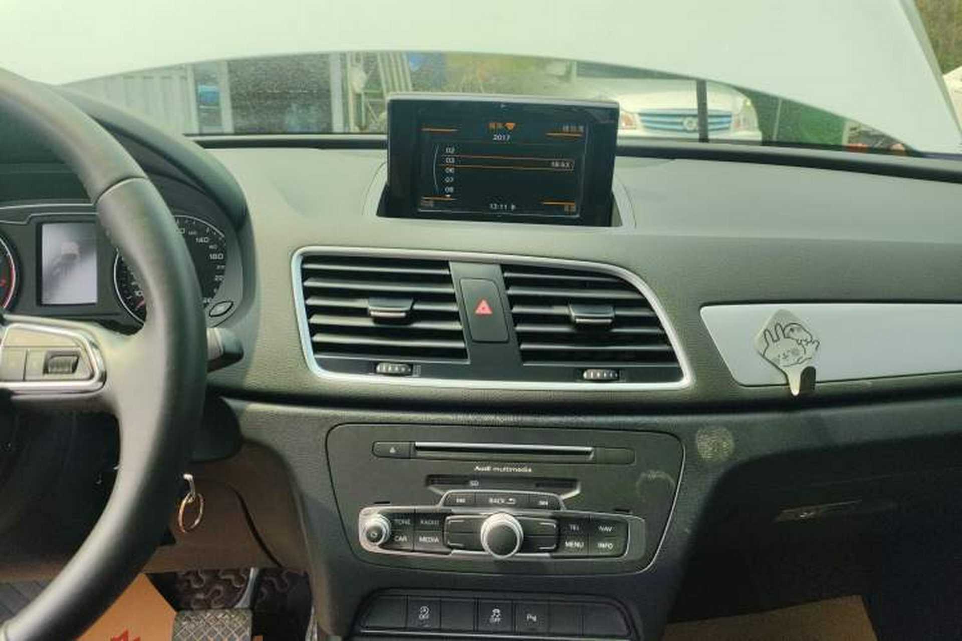Used Audi Q3 2017 30 TFSI Fashion Model Audio And AC Panel
