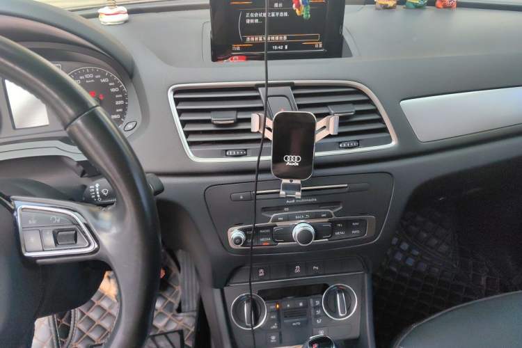 Used Audi Q3 2017 30 TFSI Fashion Model Audio And AC Panel